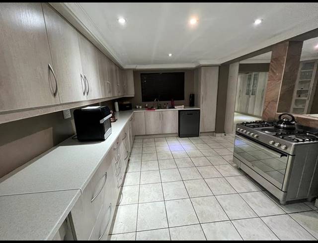 4 BEDROOM PROPERTY TO RENT IN DALVIEW